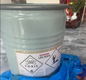 Việc “khóa” lỗ hổng mua bán xyanua là một nhiệm vụ cấp bách và cần thiết